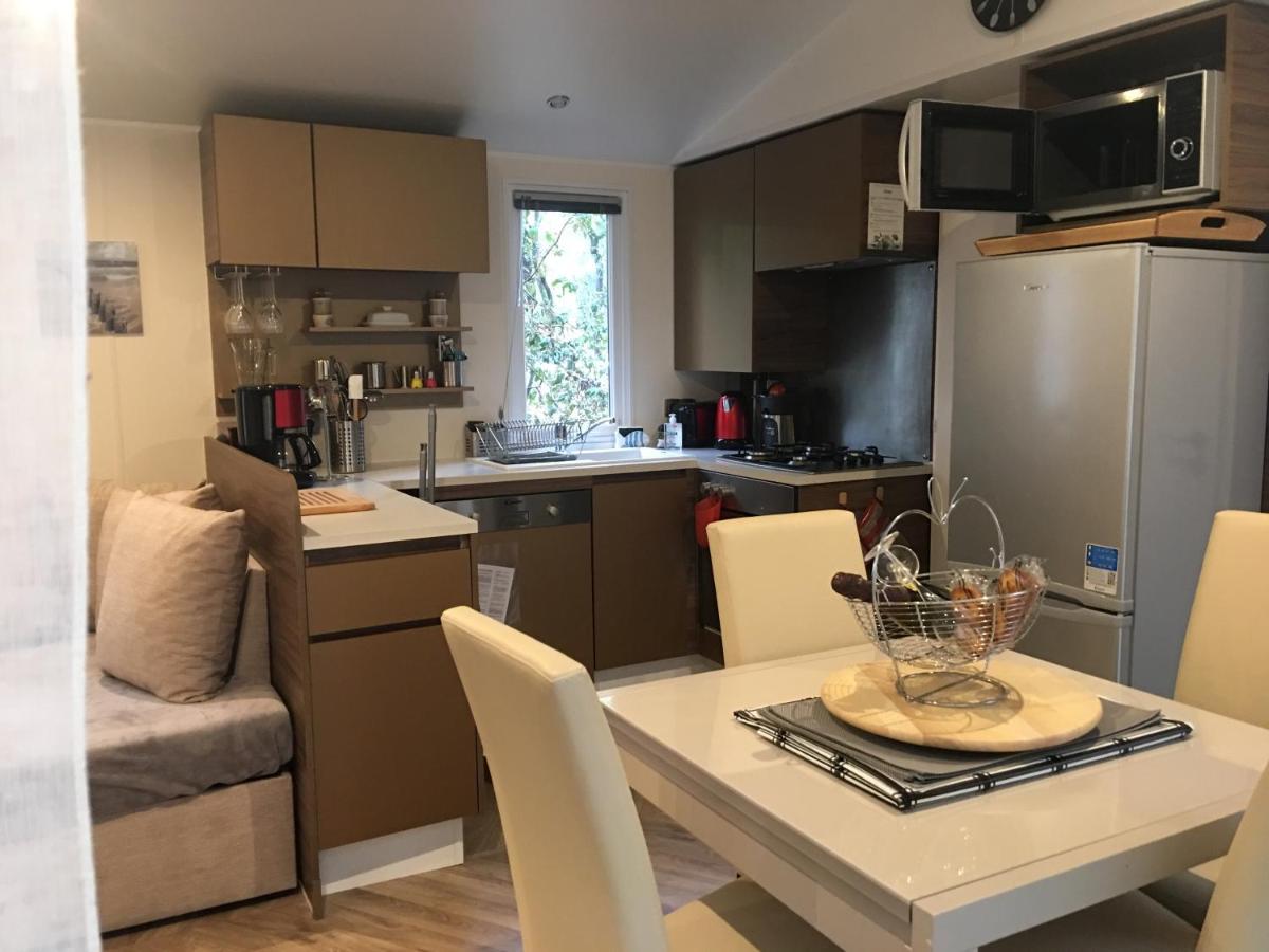 Mobilhome Familial 6 A 7 P 3 Chambres 42 M2 Saint Brevin Les Pierres Couchees Bagian luar foto