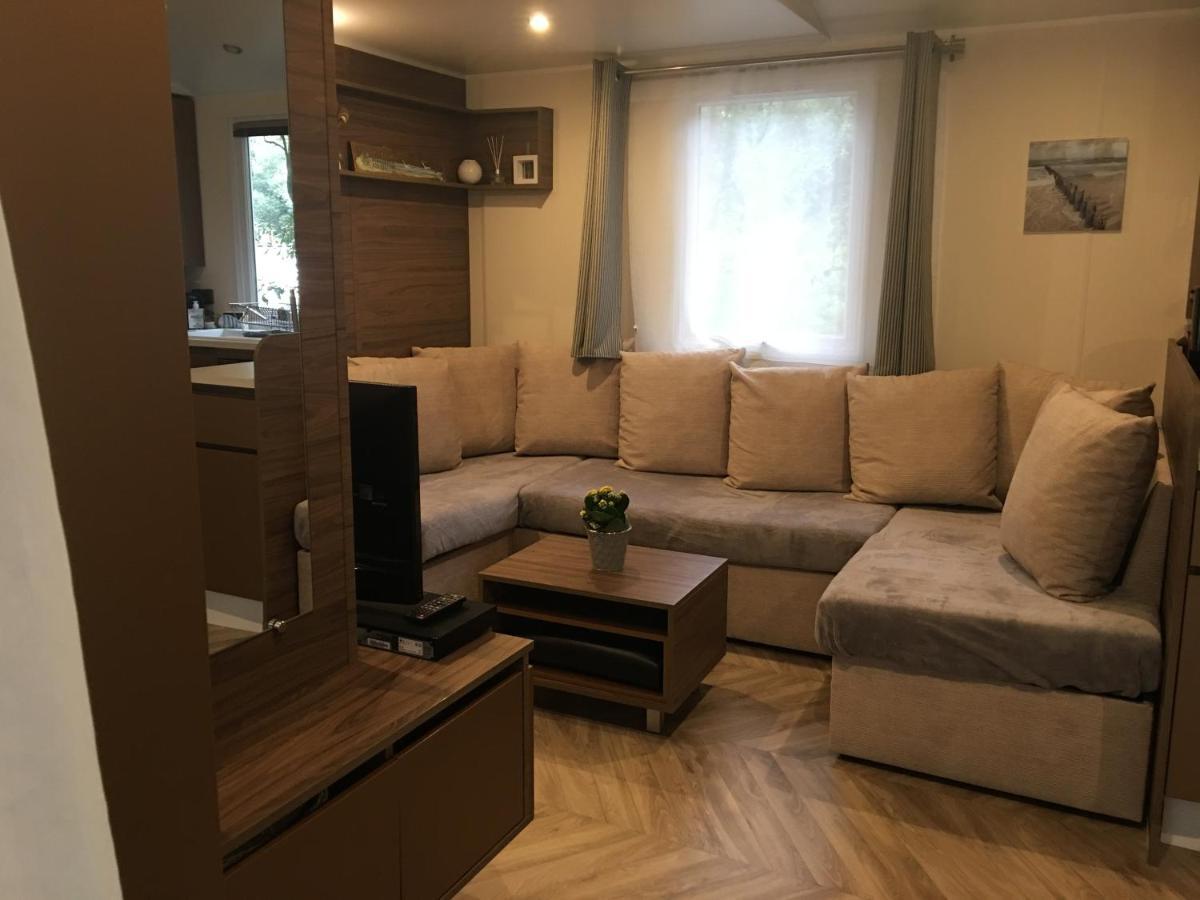 Mobilhome Familial 6 A 7 P 3 Chambres 42 M2 Saint Brevin Les Pierres Couchees Bagian luar foto