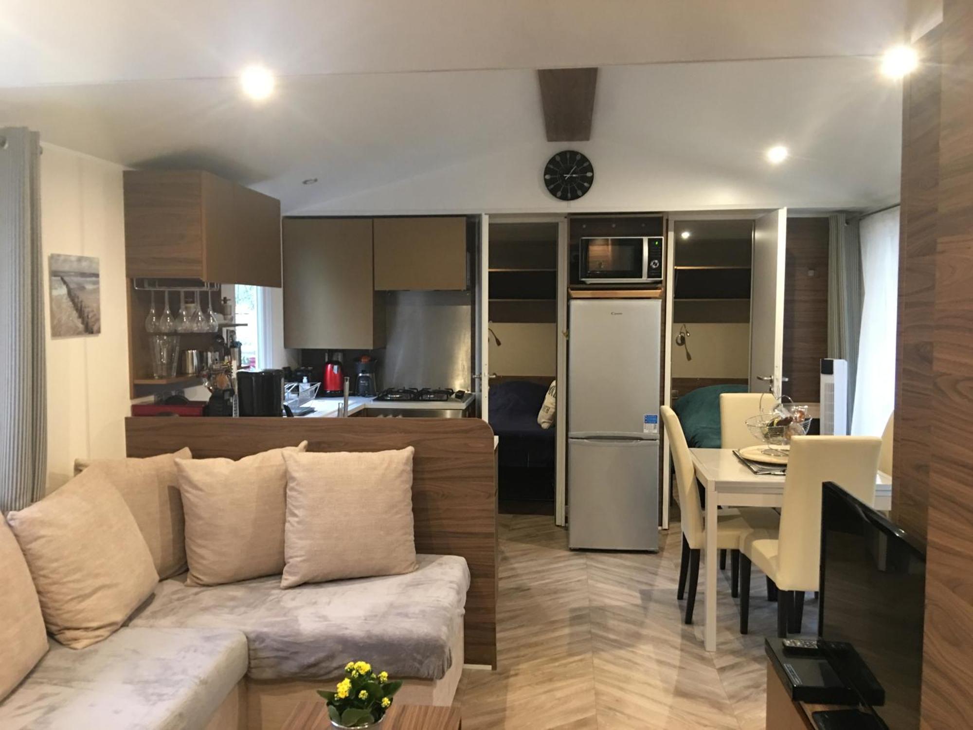 Mobilhome Familial 6 A 7 P 3 Chambres 42 M2 Saint Brevin Les Pierres Couchees Bagian luar foto
