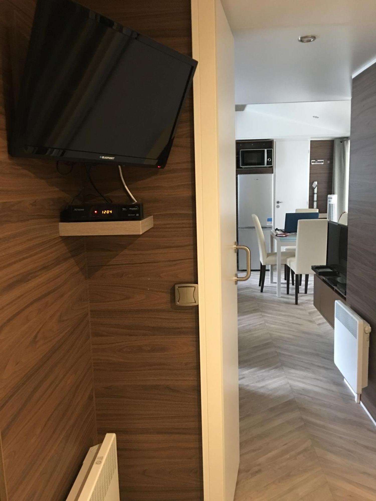 Mobilhome Familial 6 A 7 P 3 Chambres 42 M2 Saint Brevin Les Pierres Couchees Bagian luar foto
