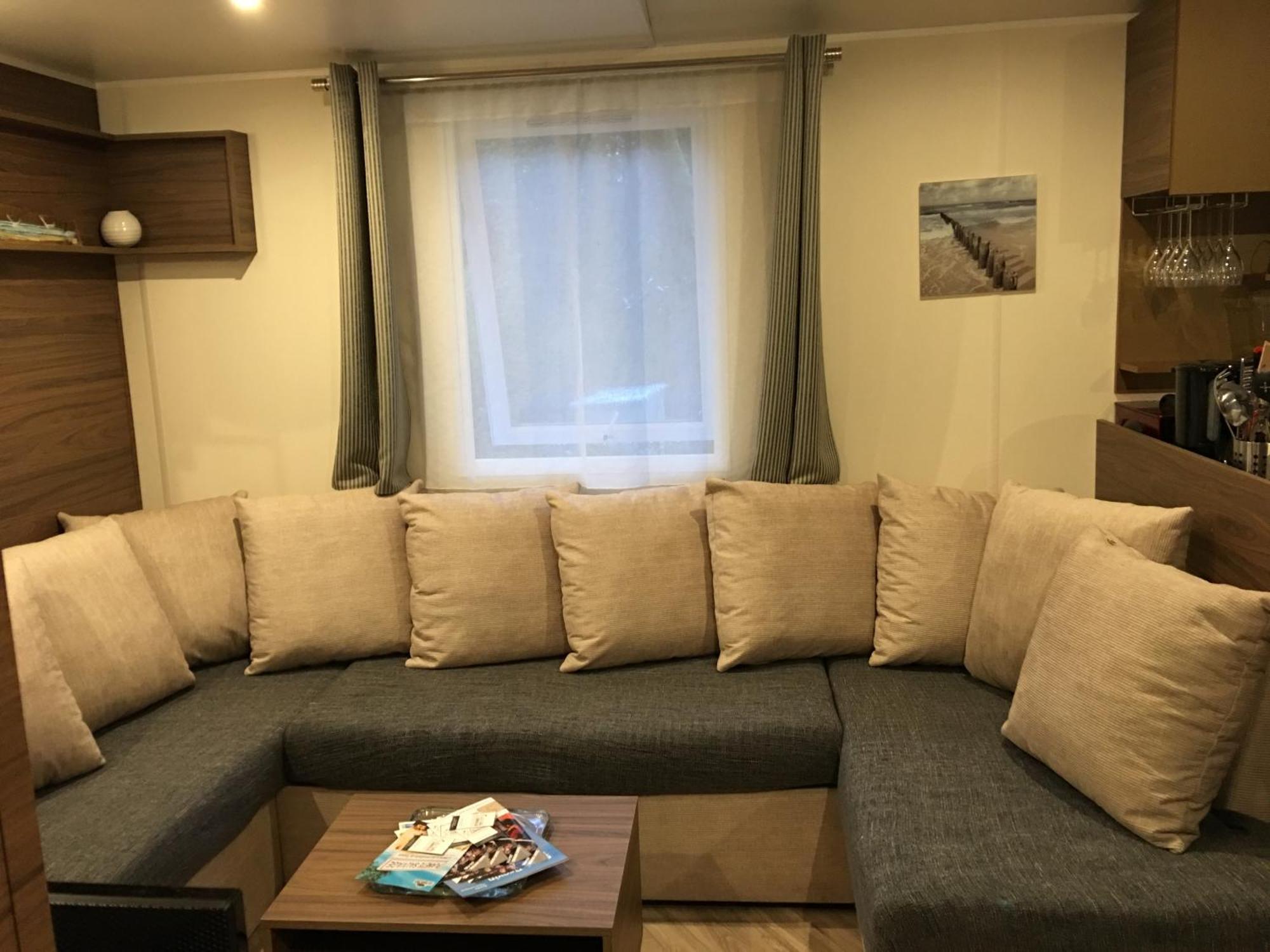 Mobilhome Familial 6 A 7 P 3 Chambres 42 M2 Saint Brevin Les Pierres Couchees Bagian luar foto