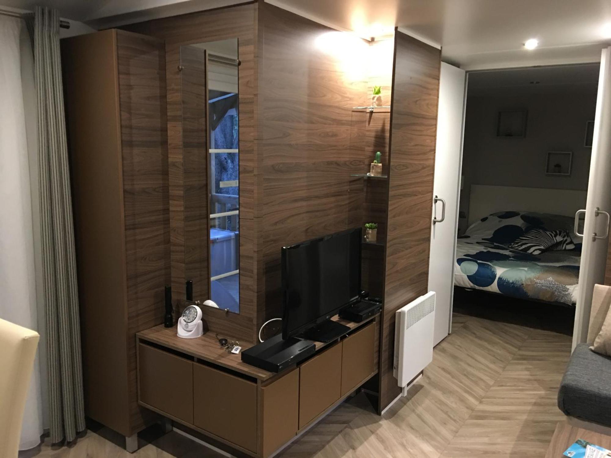 Mobilhome Familial 6 A 7 P 3 Chambres 42 M2 Saint Brevin Les Pierres Couchees Bagian luar foto