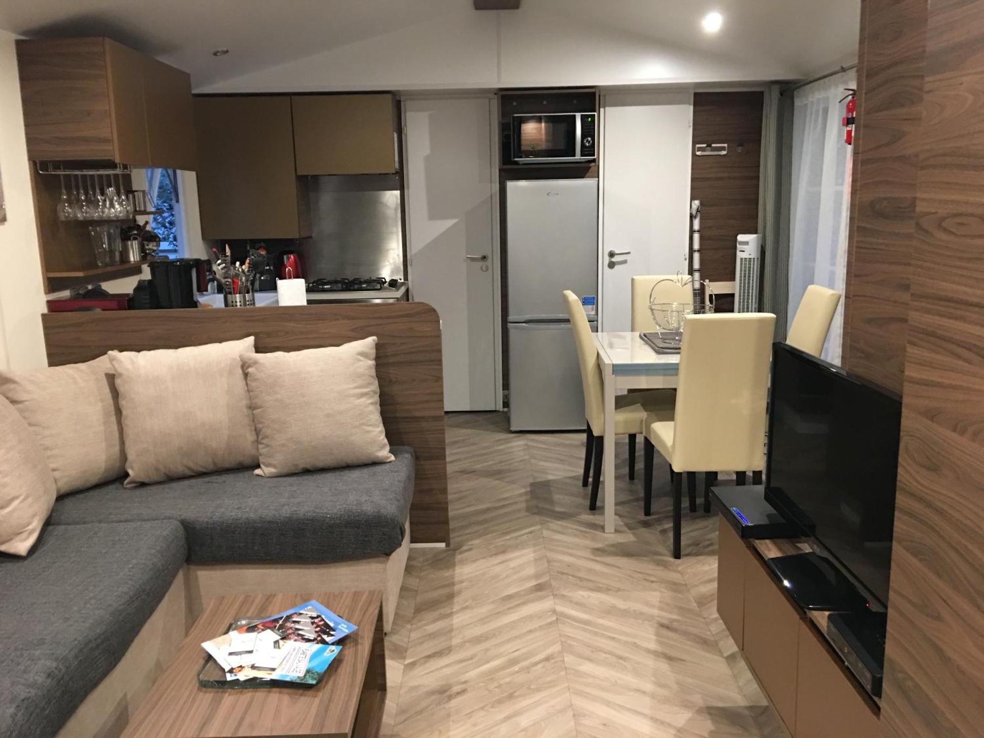 Mobilhome Familial 6 A 7 P 3 Chambres 42 M2 Saint Brevin Les Pierres Couchees Bagian luar foto